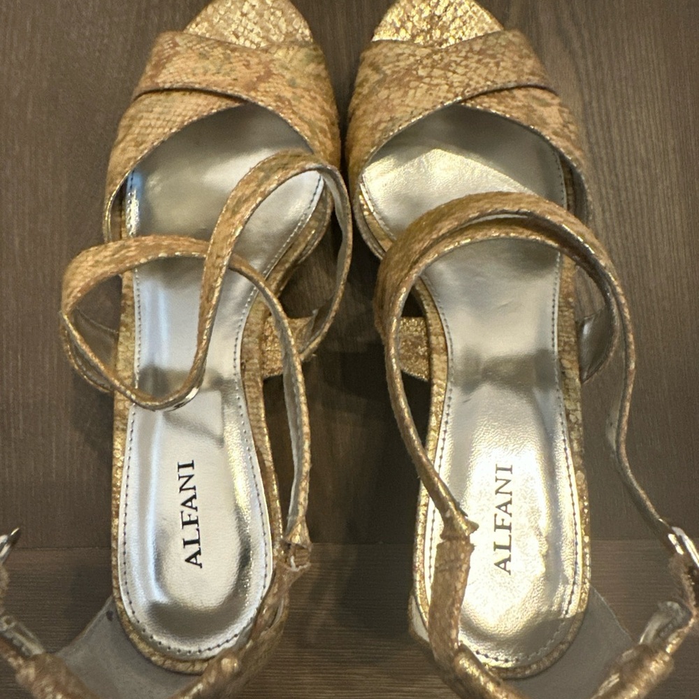 Alfani Jersey‎ Cork Wedge Gold Reptile Pattern Strappy Sandals Shoes Size 8M - Picture 10 of 11